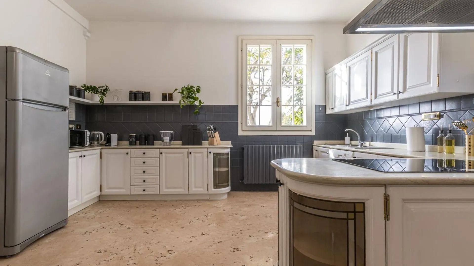 Villa Petrone - Luxury Home Tra Bologna E Modena - Wi-Fi, Biliardo, Jacuzzi E Piscina Nonantola 0*,  Ιταλία